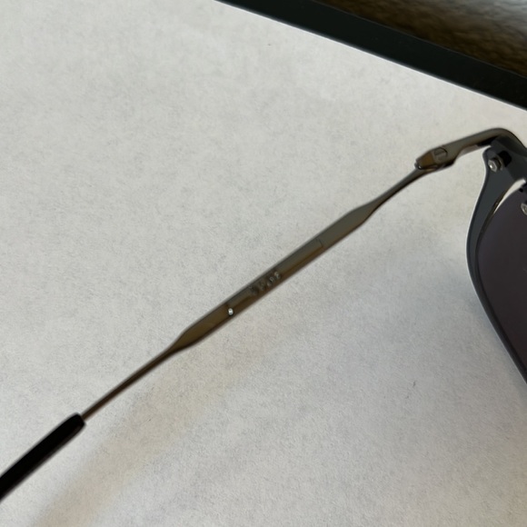 MCQ Alexander Mcqueen MQ 0283s Sunglasses. - Picture 5 of 7